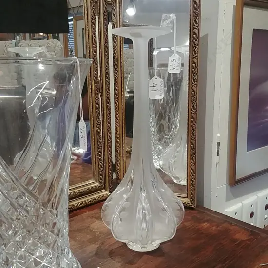 LALIQUE VASE - SMALL CHIP TO RIM