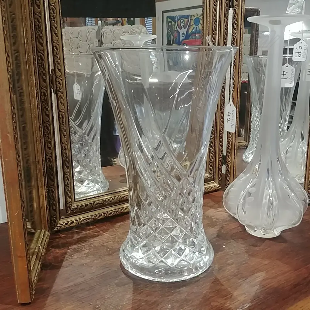 LARGE CRYSTAL VASE Image 1++