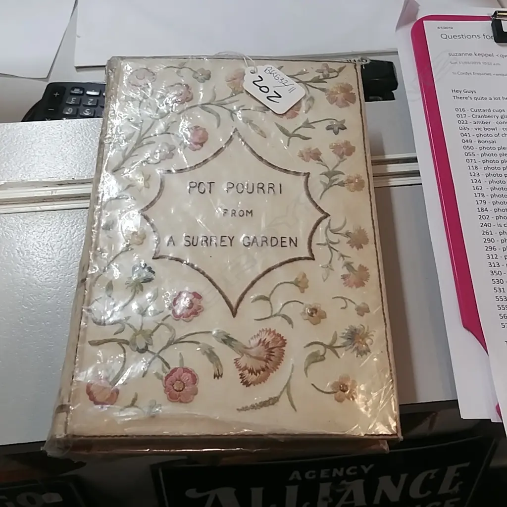EMBROIDERED COVERED BOOK 'POTPOURRI' Image 1++