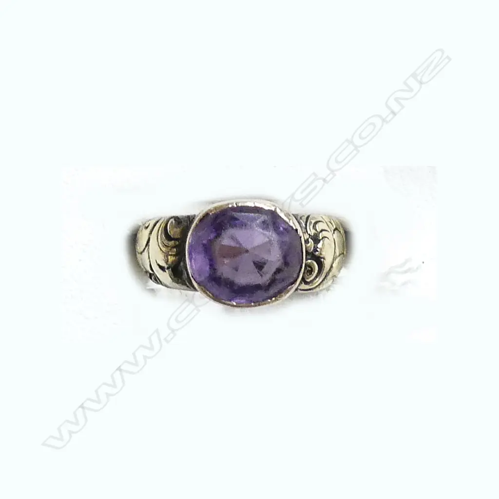 9CT GOLD AND AMETHYST RING (3.5gm) Image 1++