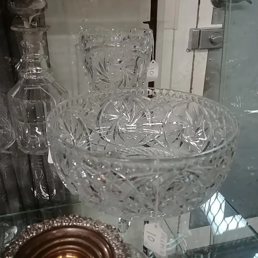 CRYSTAL VASE AND DISH  Image 1++