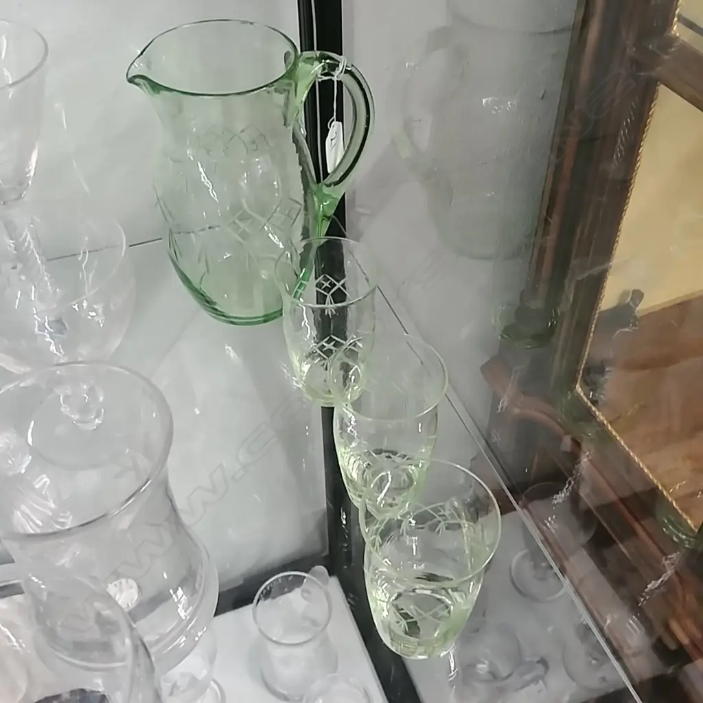 VINTAGE GREEN GLASS JUG & 3 GLASSES Image 1++