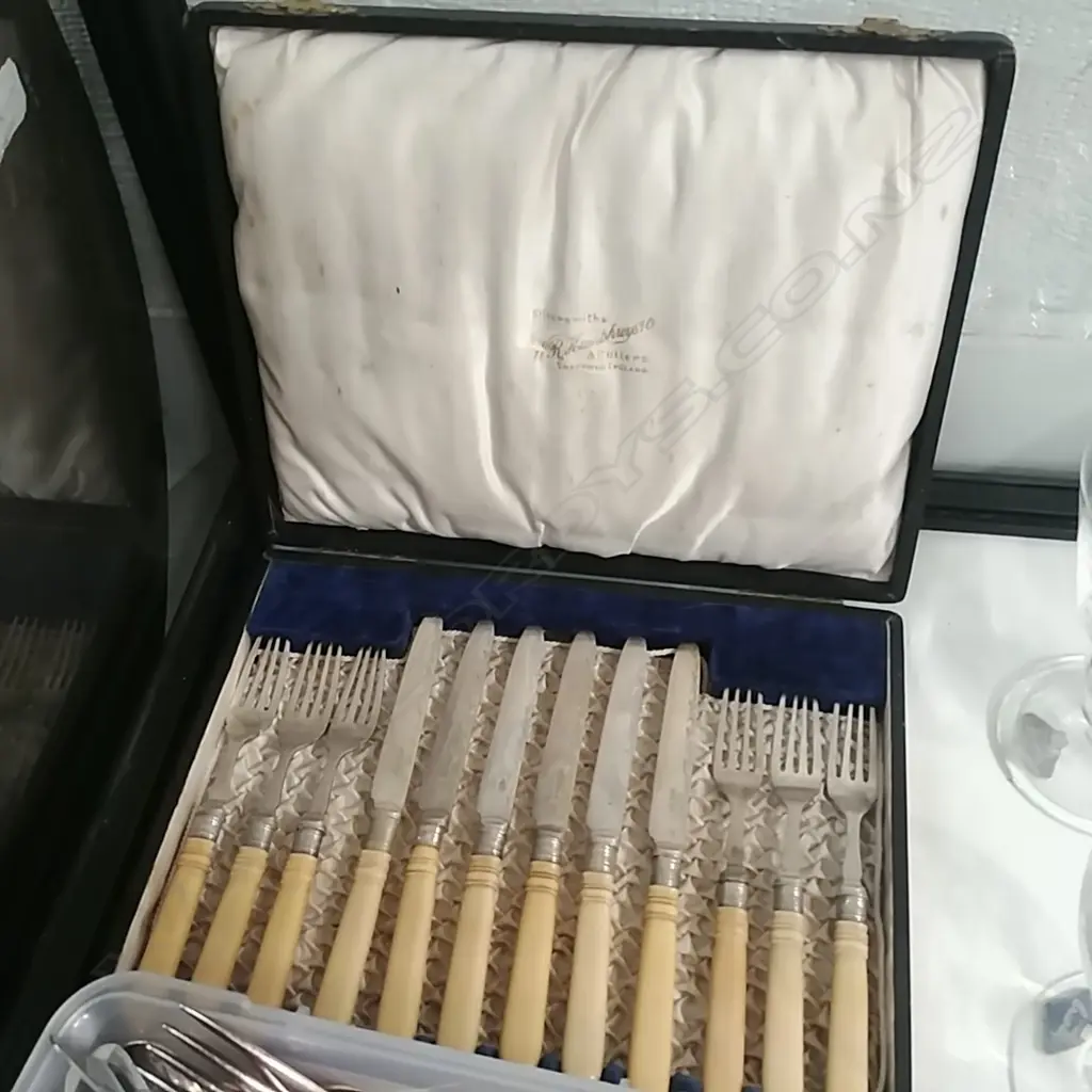 CASED EP FRUIT KNIFE SET Image 1++