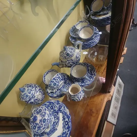 AN ITALIAN MAJOLICA TEA SERVICE