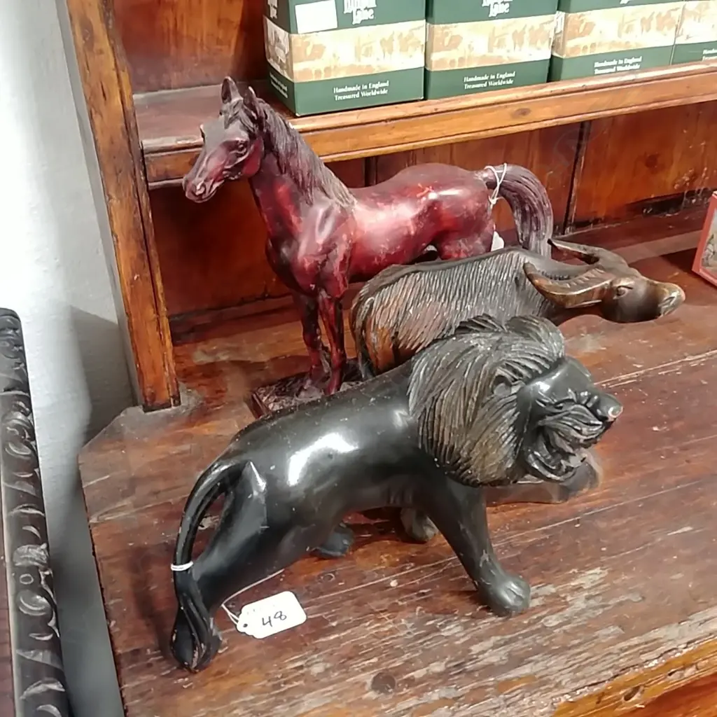 3 WOODEN ANIMALS  ( HORSE, BUFFALO, LION) Image 1++
