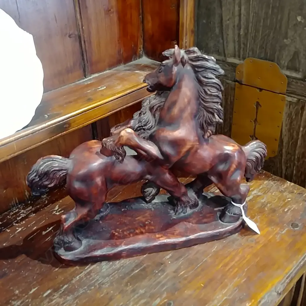 2 HORSES ORNAMENT Image 1++