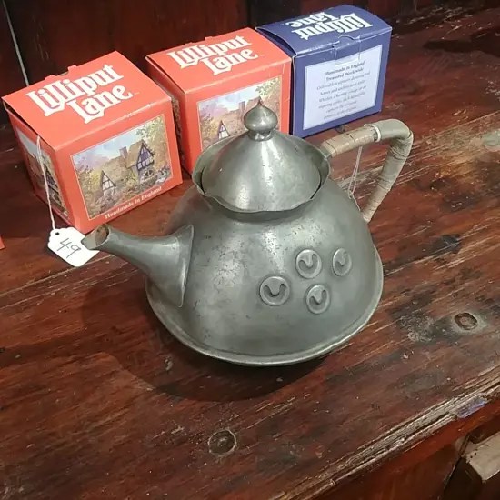 ARTS & CRAFTS PEWTER TEAPOT