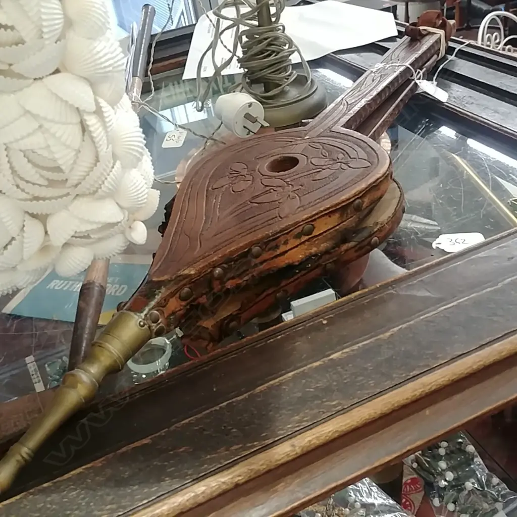 ANTIQUE KAURI FIRE BELLOWS Image 1++