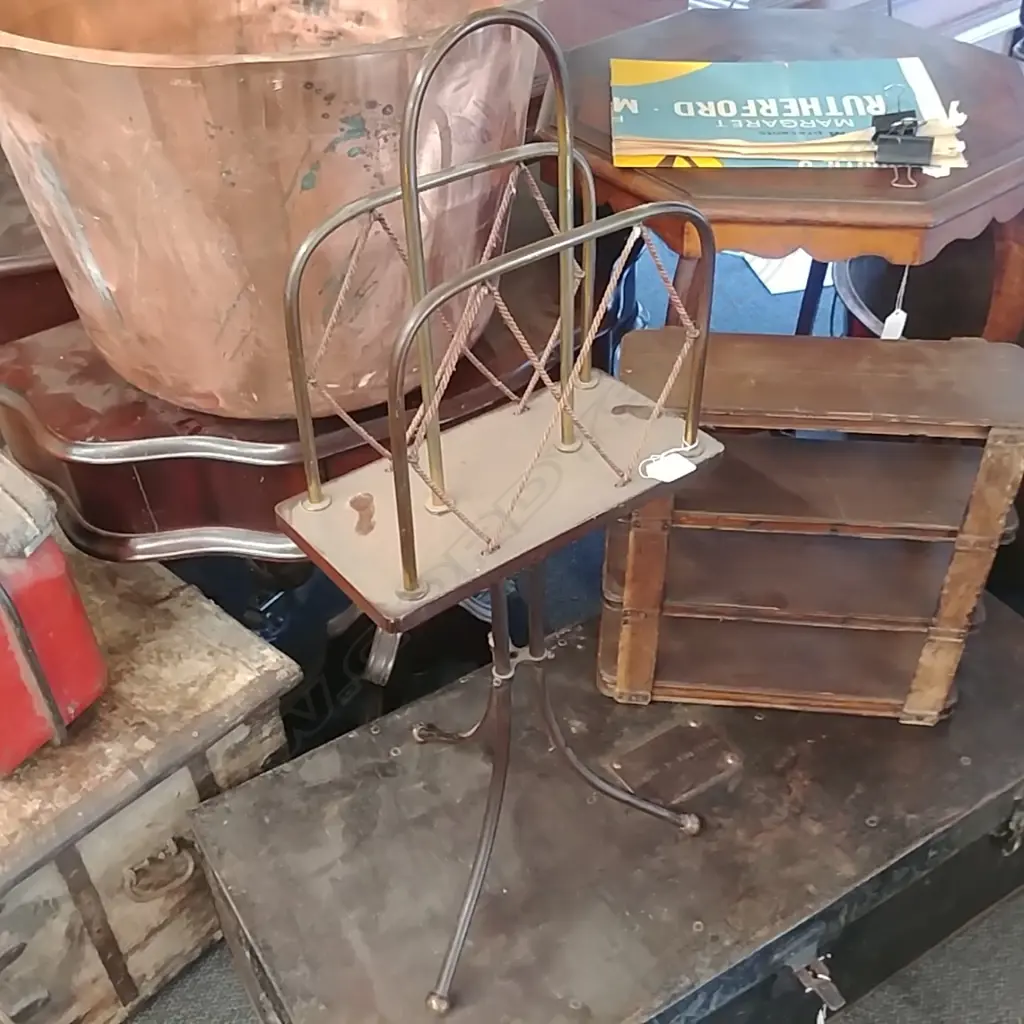 MAGAZINE STAND & WALL BRACKET Image 1++