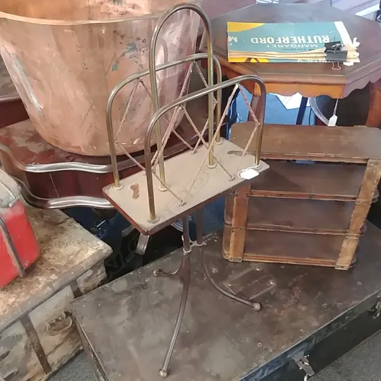 MAGAZINE STAND & WALL BRACKET