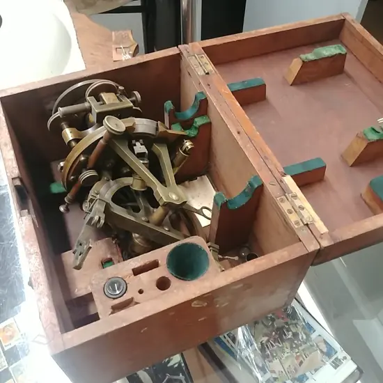 CASED THEODOLITE AF