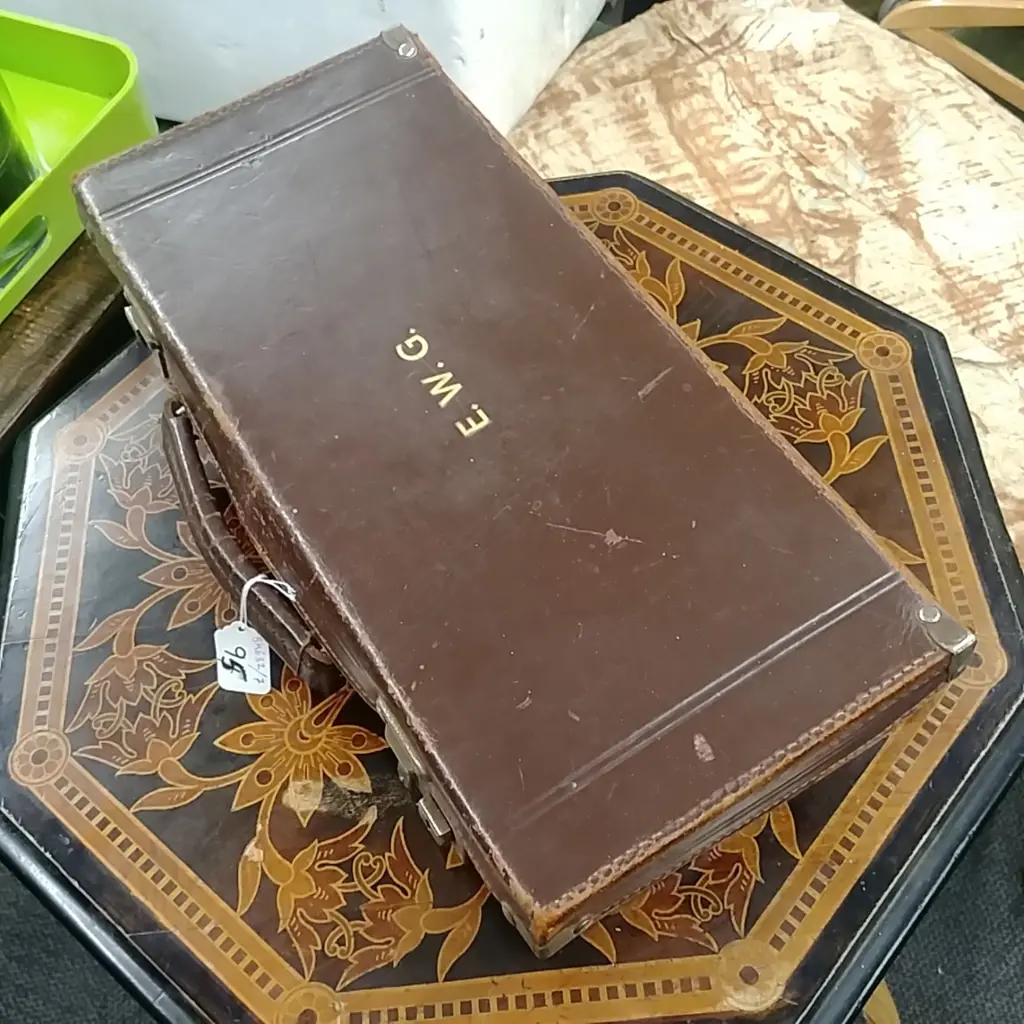 VINTAGE LEATHER SATCHEL  Image 1++
