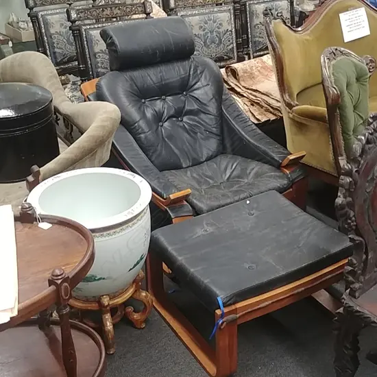 RETRO CHAIR & STOOL