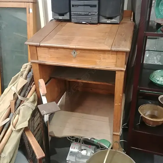 LARGE PINE LECTURN
