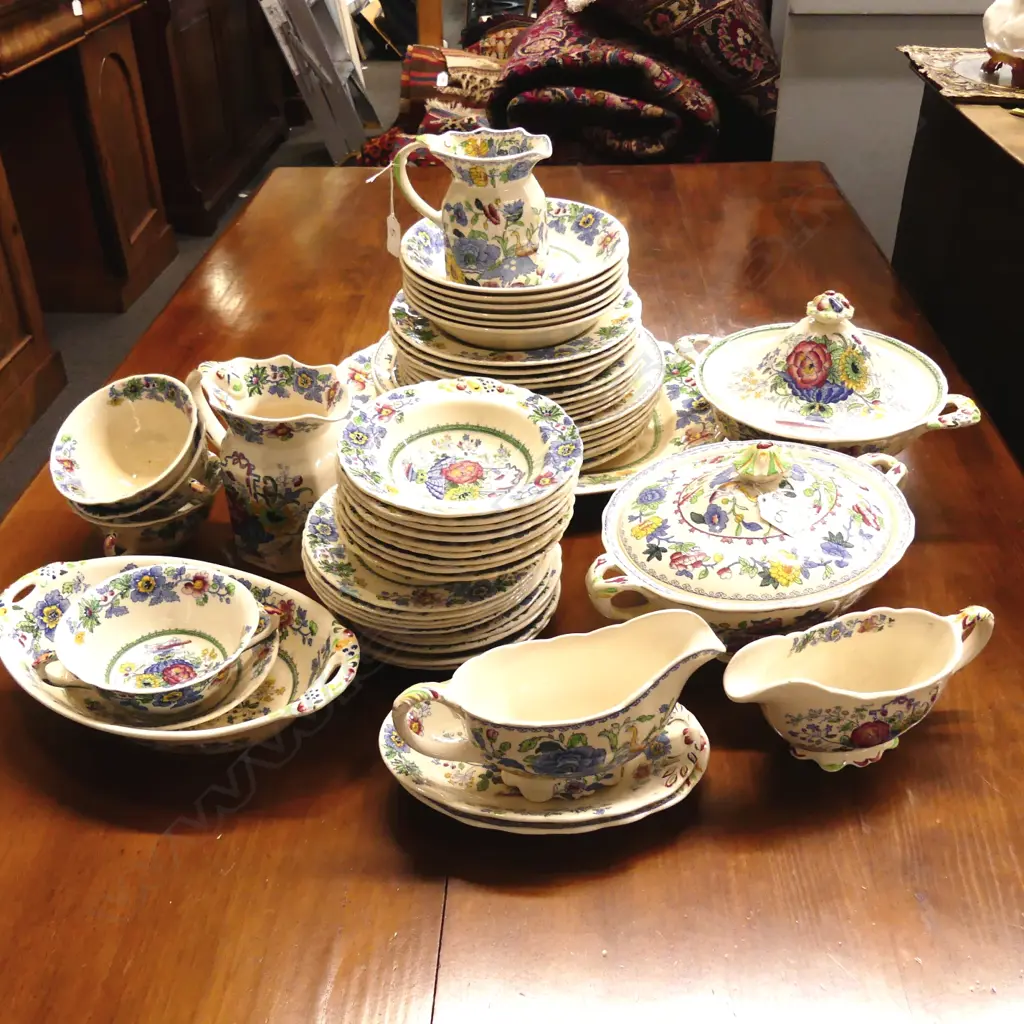LARGE MASON'S "REGENCY" DINNER SERVICE Image 1++
