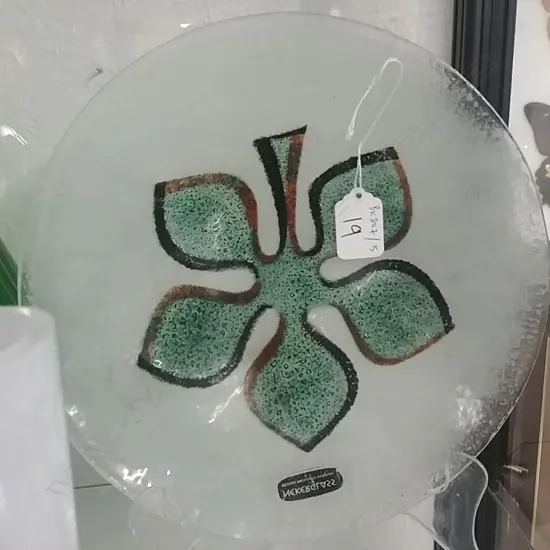 ISRAELI GLASS DISH BY MENAHEM BERMAN
