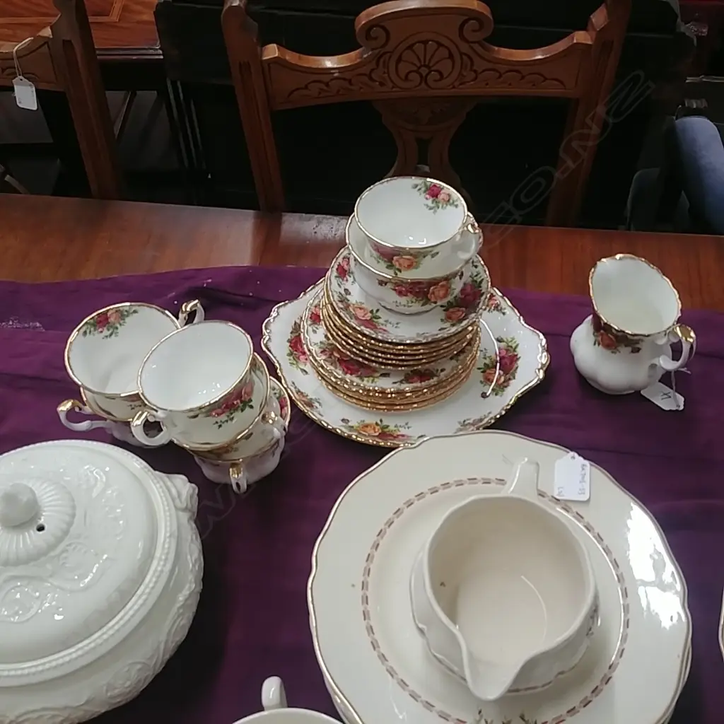 R/ALBERT OCR 21PC TEA SET Image 1++