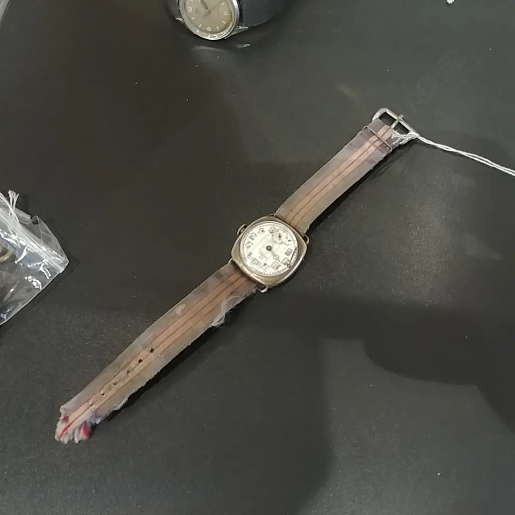 OMEGA VINTAGE GENTS WATCH Image 1++