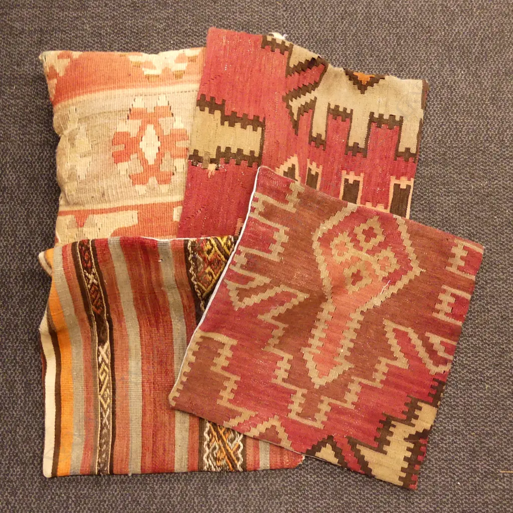 4 KILIM CUSHION COVERS Image 1++