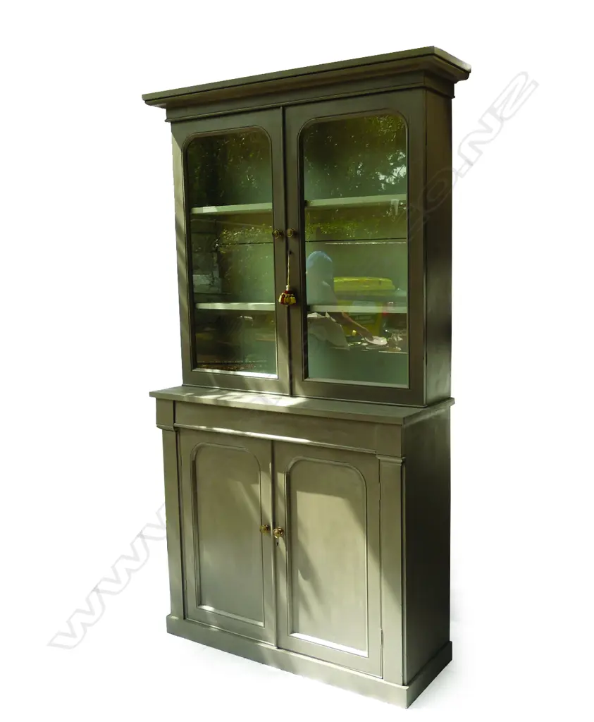 A Victorian bookcase/cabinet Image 1++