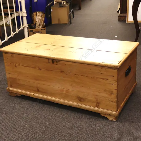 19THC PINE HOPE CHEST 100 X 50 X 44CM