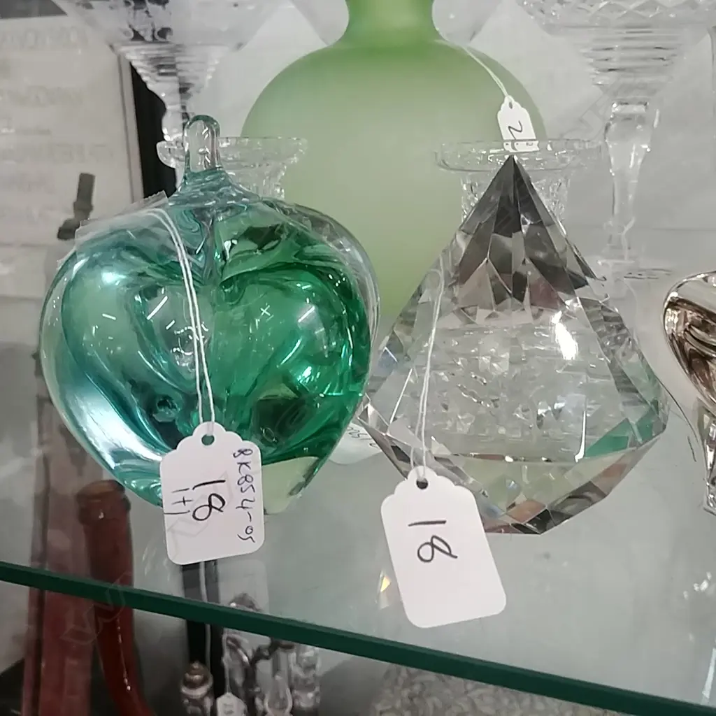 GLASS CAPSICUM & 1 OTHER  Image 1++