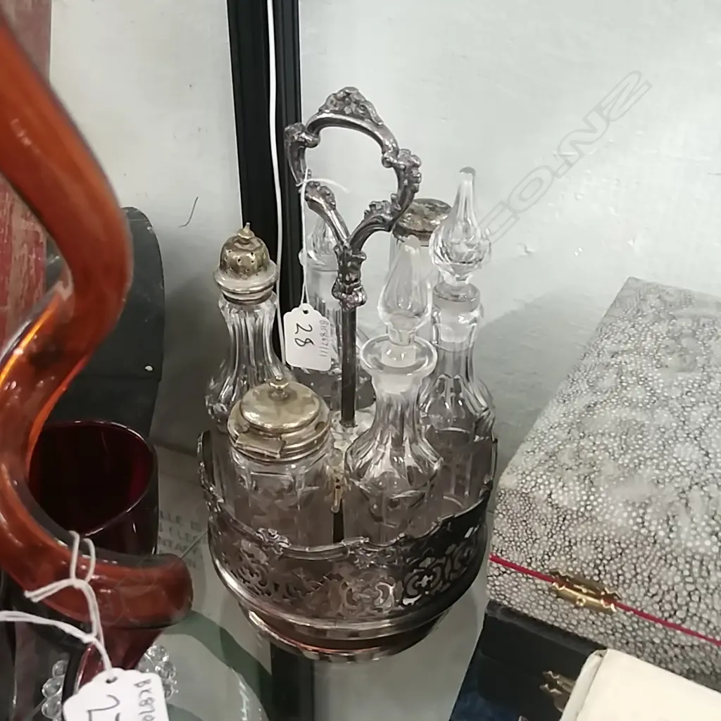 EP CRUET SET Image 1++