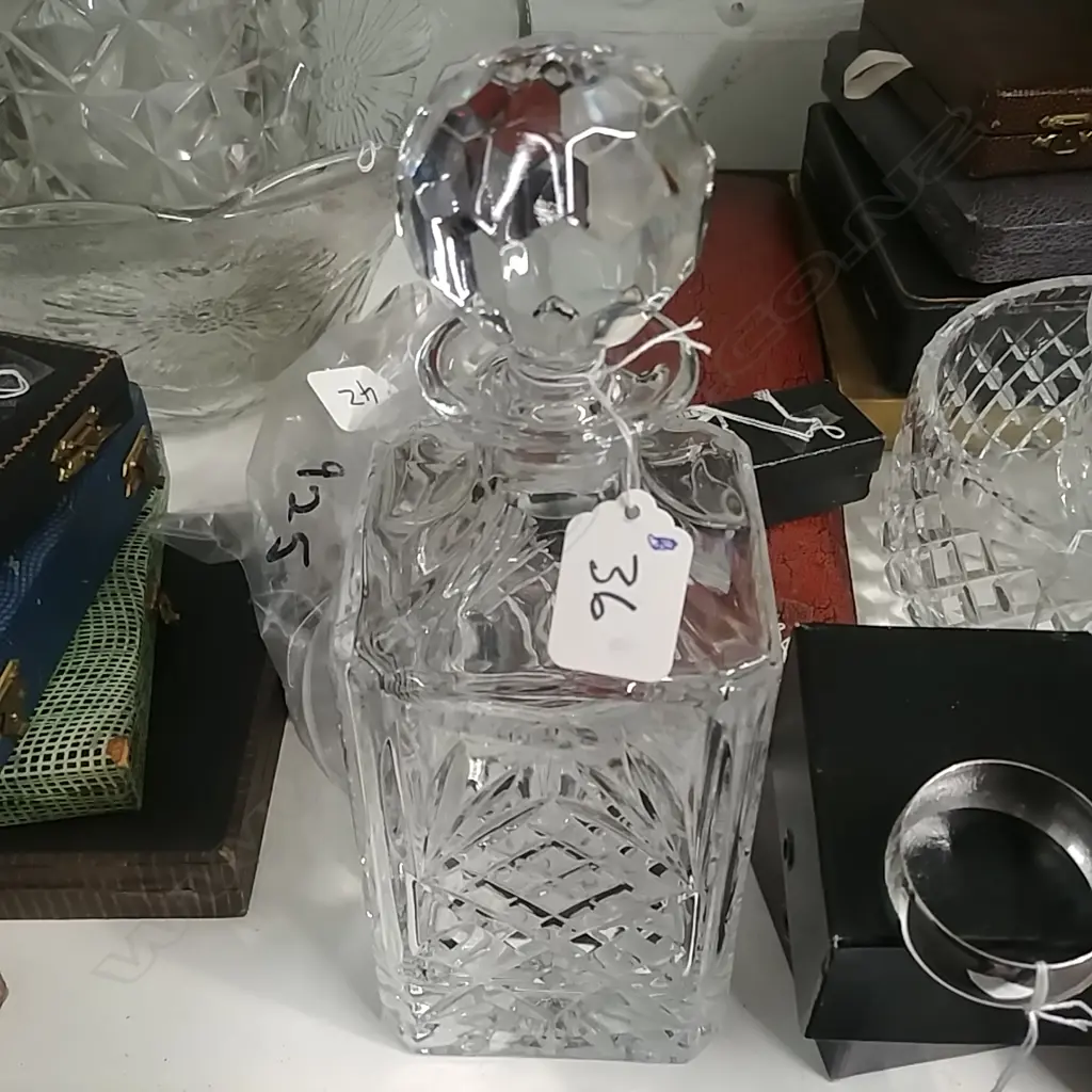 BOXED ROYAL ALBERT CRYSTAL DECANTER  Image 1++