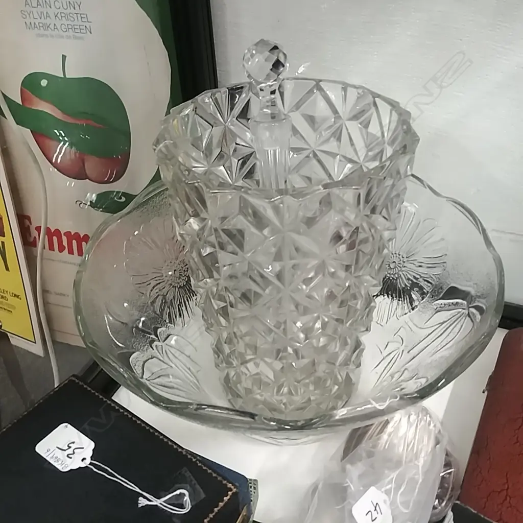LARGE GLASS VASE, BOWL & DECANTER Image 1++