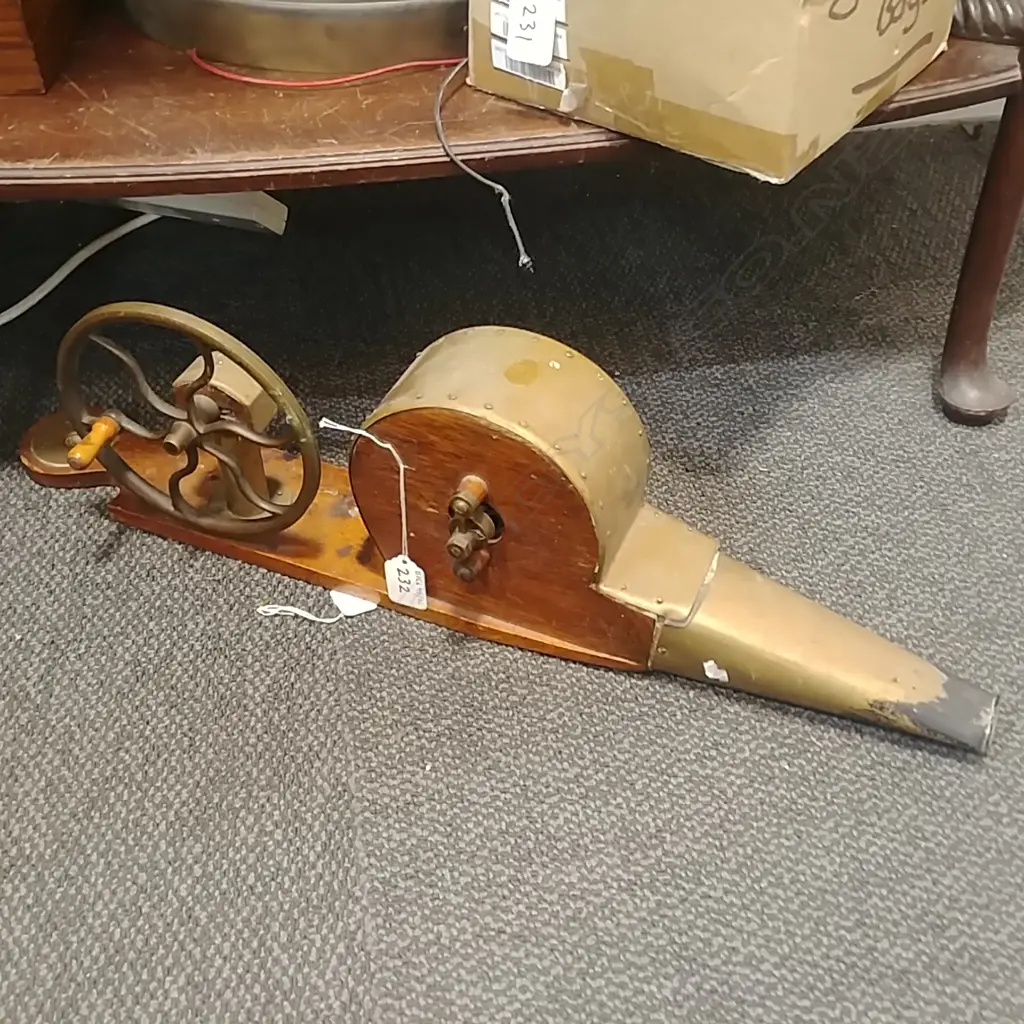 VICT BRASS & MAHOGANY BELLOWS Image 1++