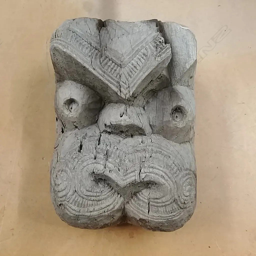 OLD MAORI CARVED WOOD GABLE MASK Image 1++