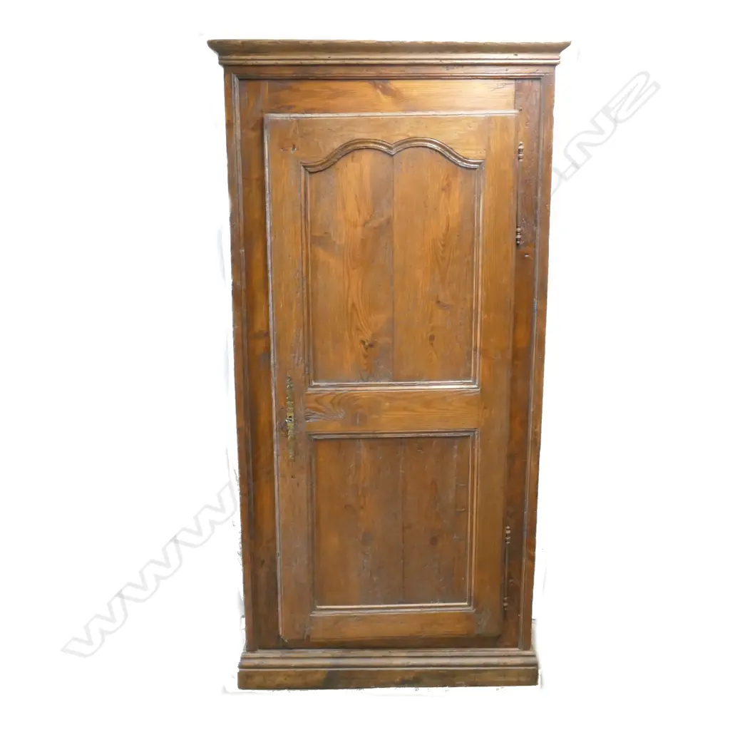 A large European elm armoire Image 1++