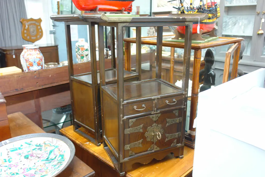 PR OF ORIENTAL SIDE TABLES Image 1++