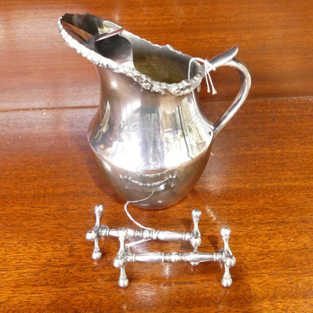 EP ICE JUG & KNIFE RESTS  Image 1++