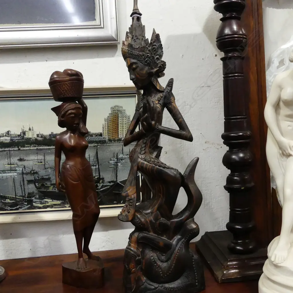 2 INDONESIAN WOODEN  FIGURES Image 1++