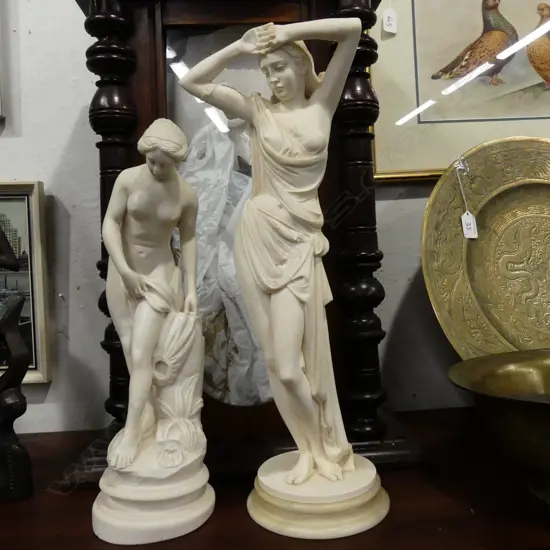 2 RESIN FIGURES