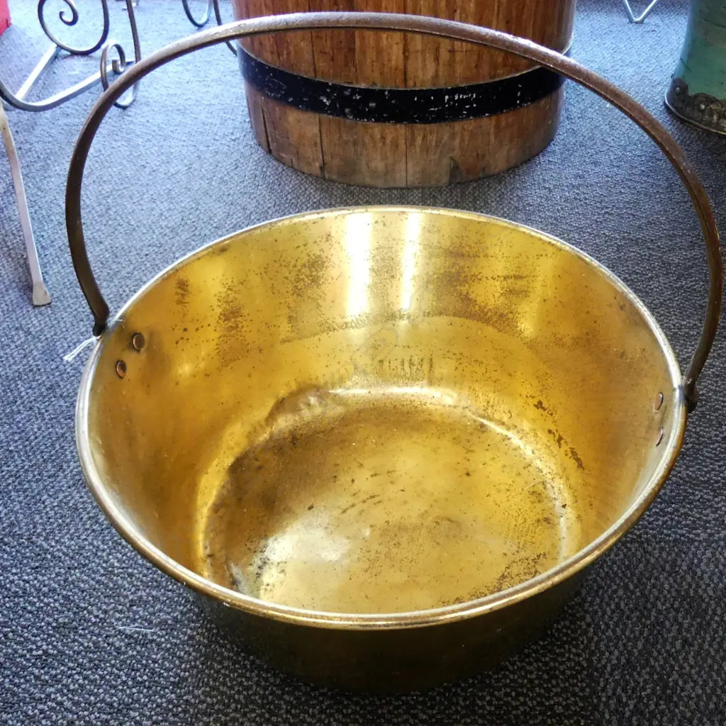 LARGE BRASS PRESERVING PAN Image 1++