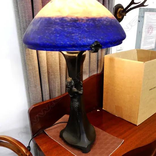 BRONZE BASE TABLE LAMP GLASS SHADE