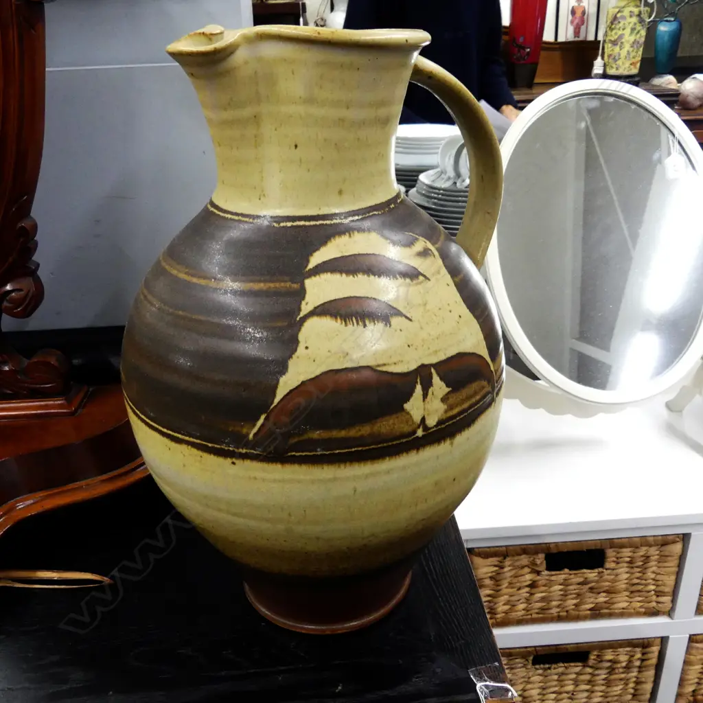 WAYNE PORTEOUS LGE NZ POTTERY JUG WAX RESIST Image 1++
