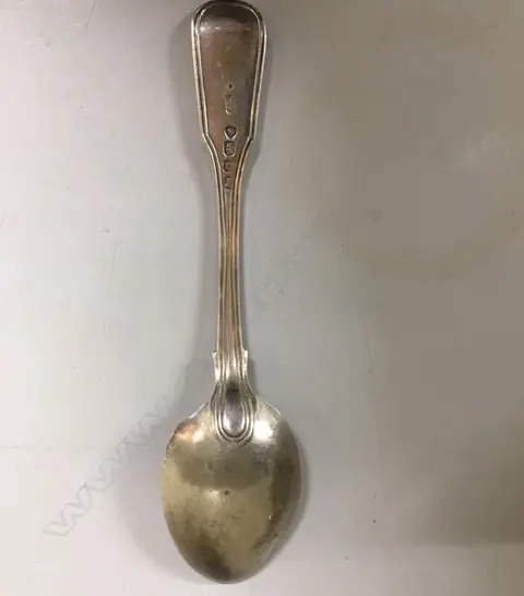 SET 7 WMIV SILVER TEASPOONS FIDDLE & THREAD 199GMS Image 1++