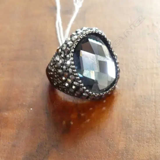 DRESS RNG DARK GREY STONE 