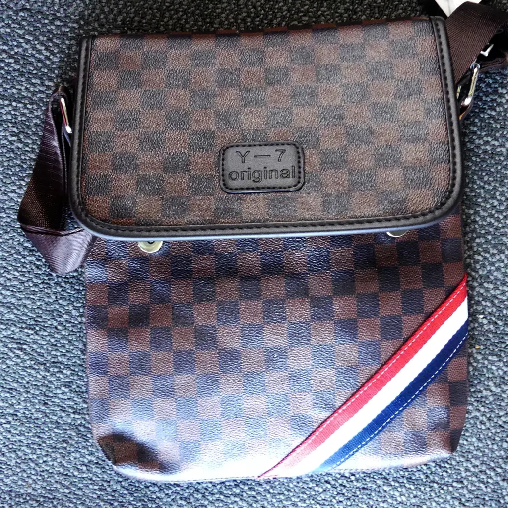 Y 7 ORIGINAL HANDBAG  Image 1++