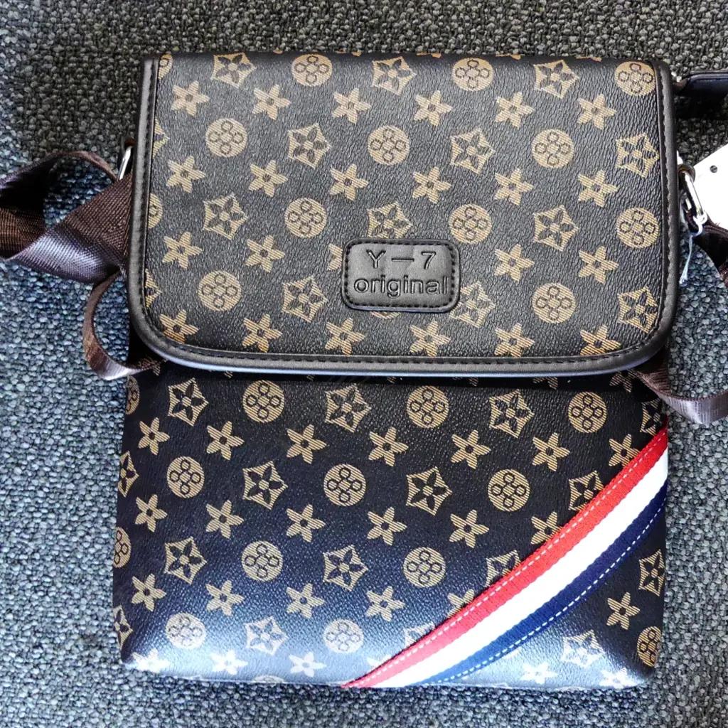 Y7 ORIGINAL HANDBAG Image 1++