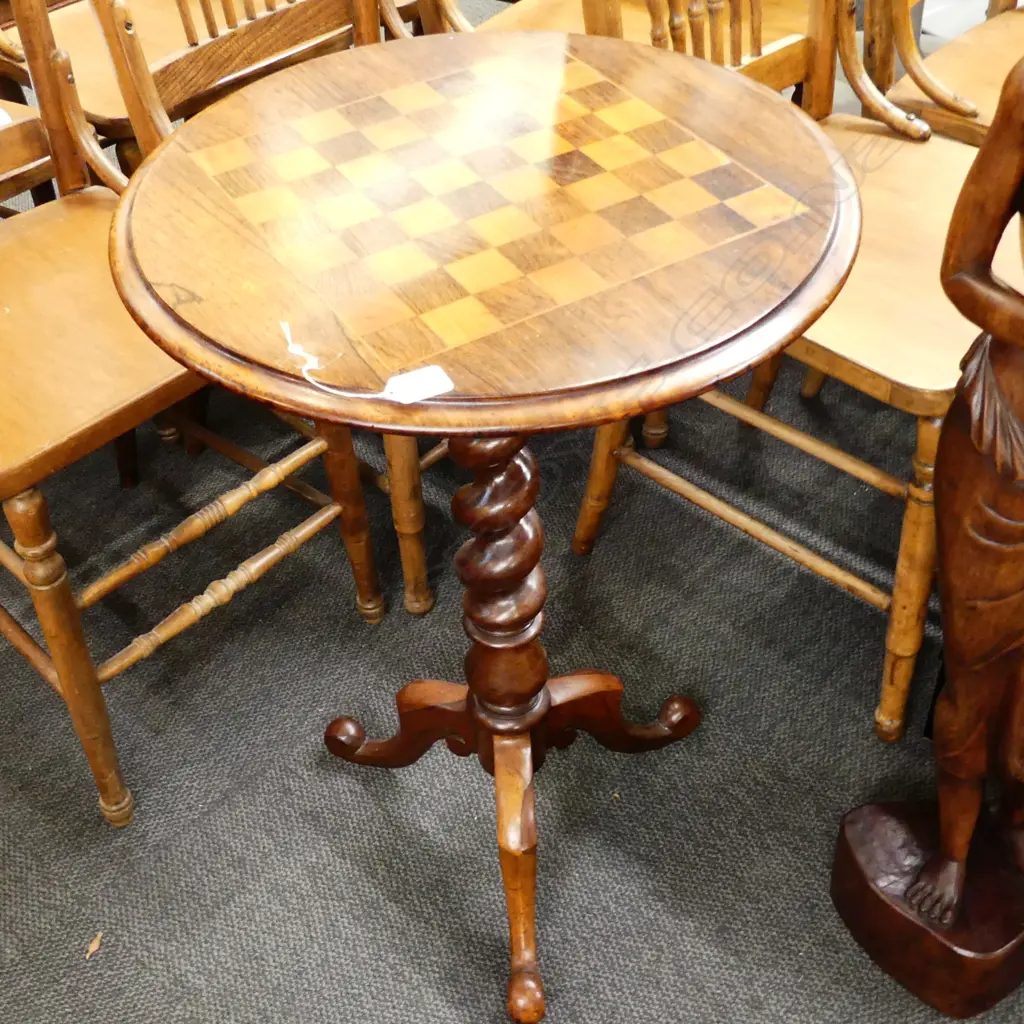 CHESS TOPPED WINE TABLE Image 1++