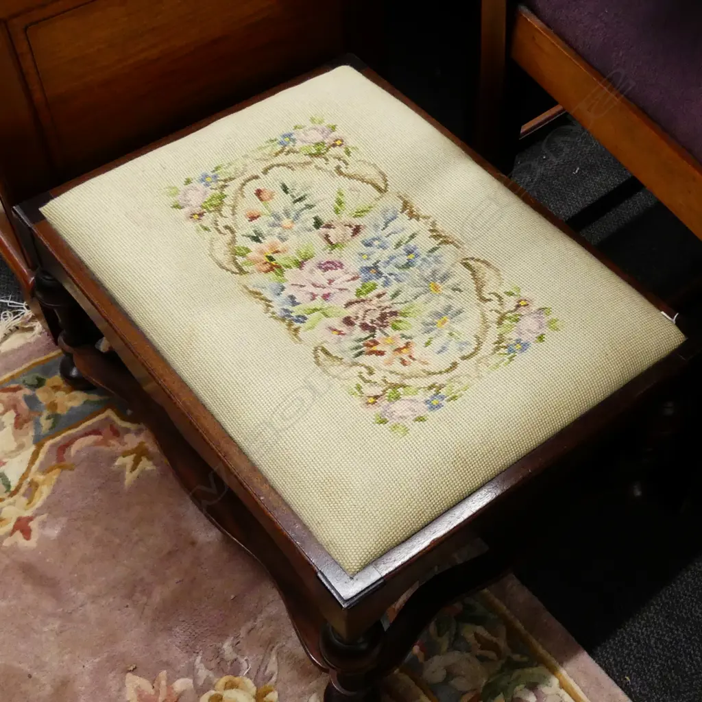 TAPESTRY TOP FOOT STOOL Image 1++
