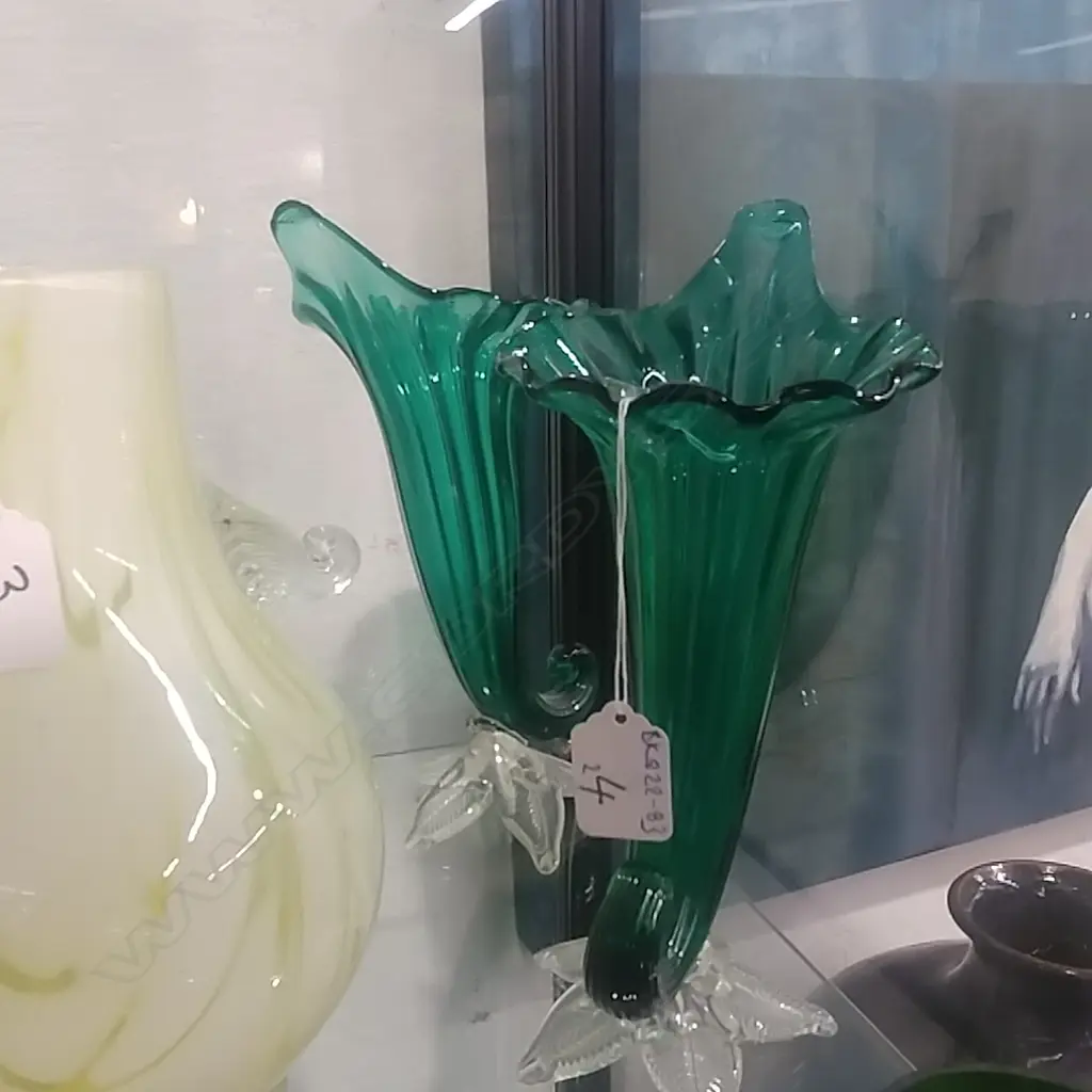 2 GREEN GLASS VICTORIAN VASES Image 1++
