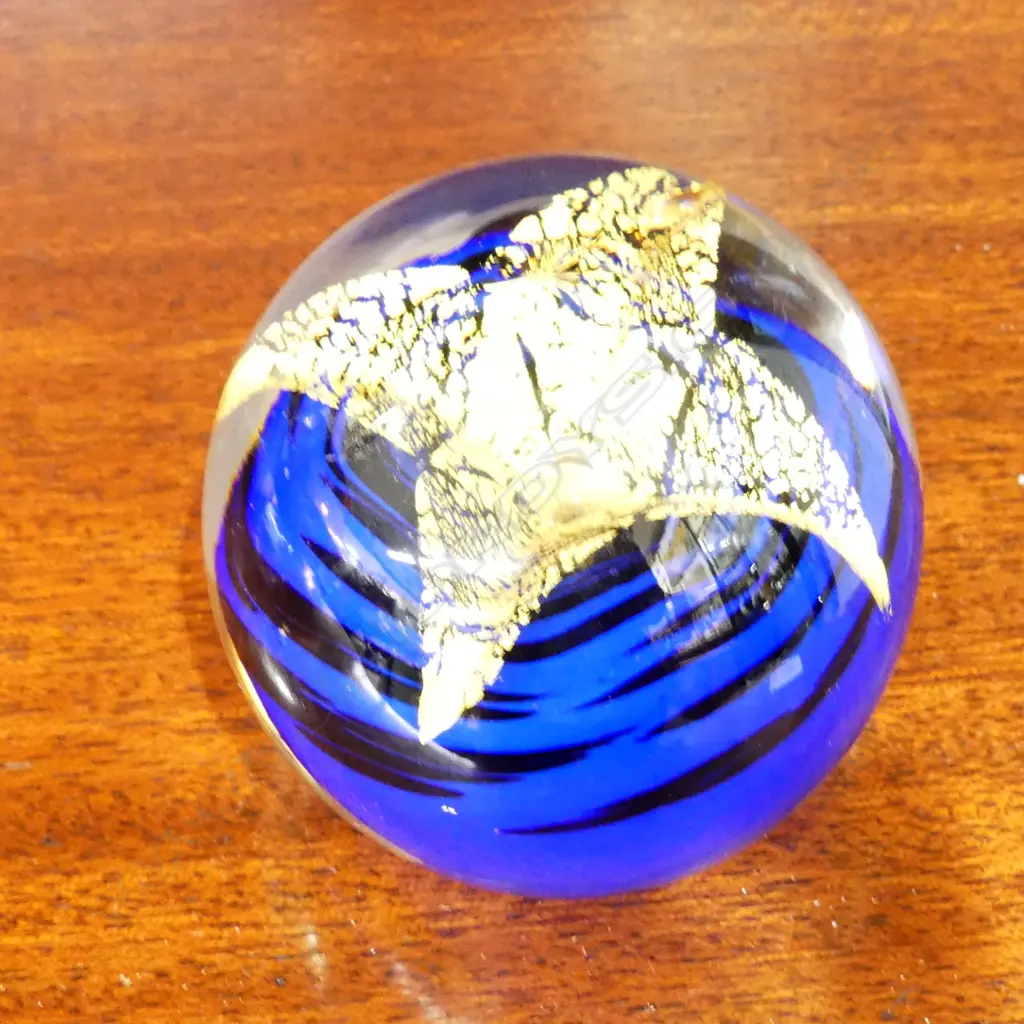 STUDIO GLASS PAPERWEIGHT  Image 1++