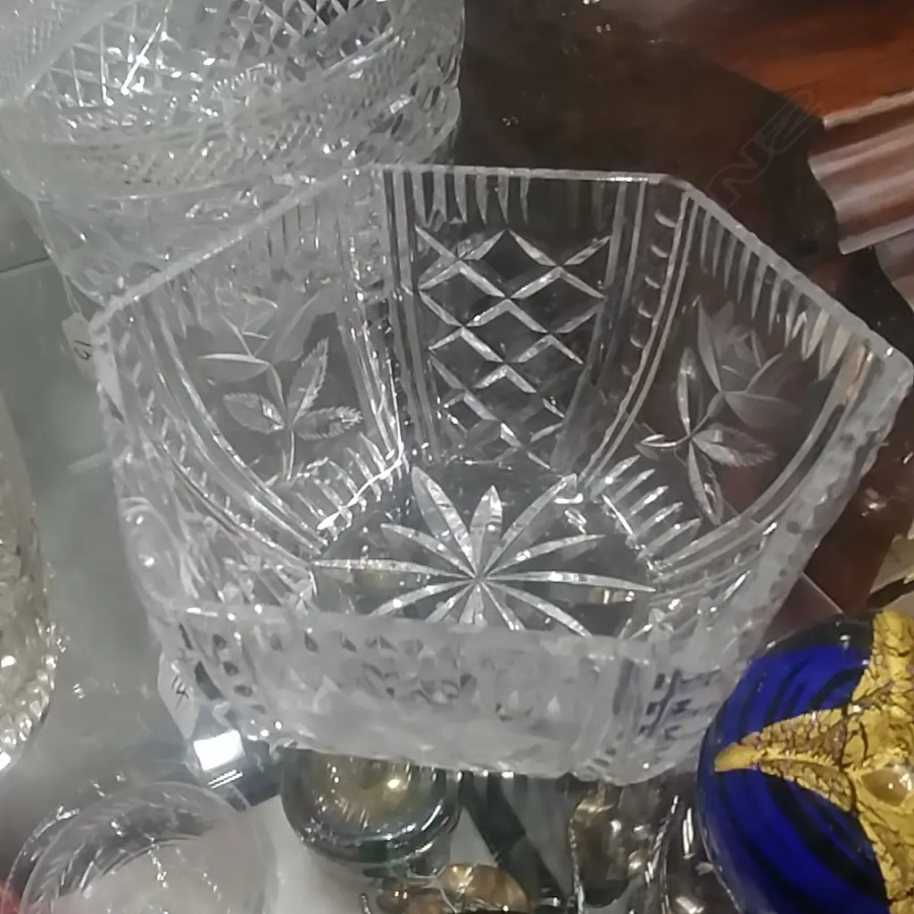 CRYSTAL BOWL Image 1++