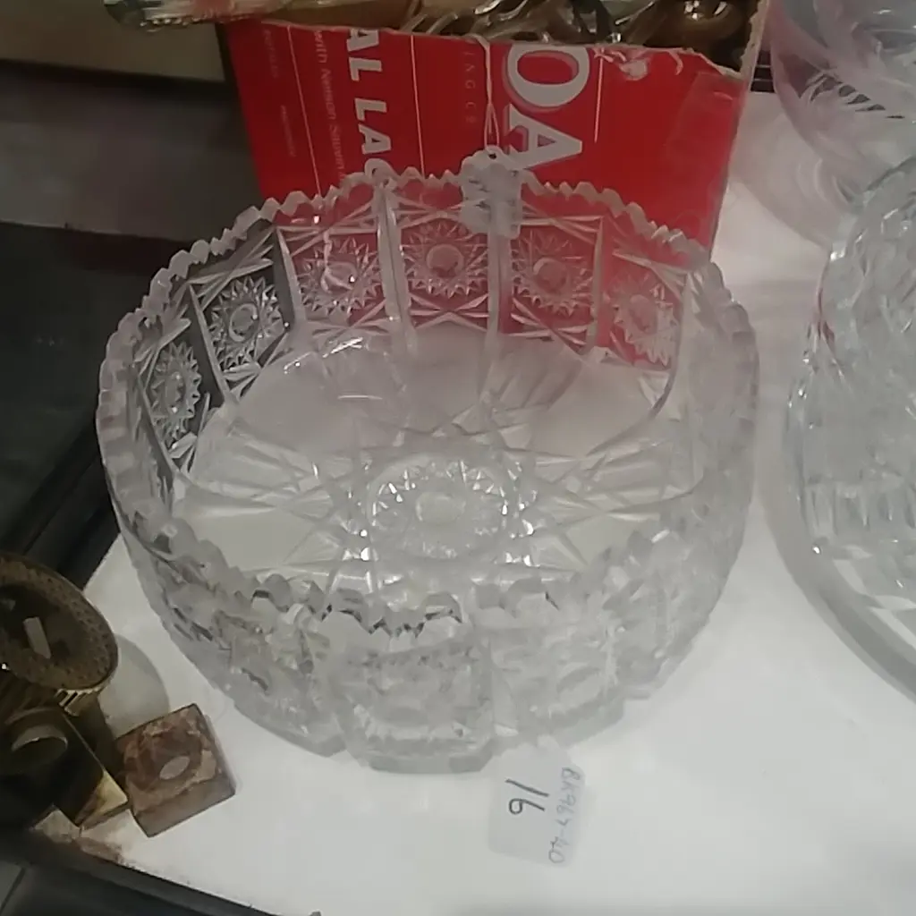 HAND CUT CRYSTAL BOWL Image 1++