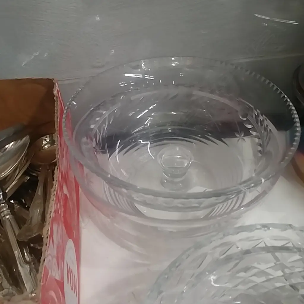 CRYSTAL BOWL & COMPORT Image 1++